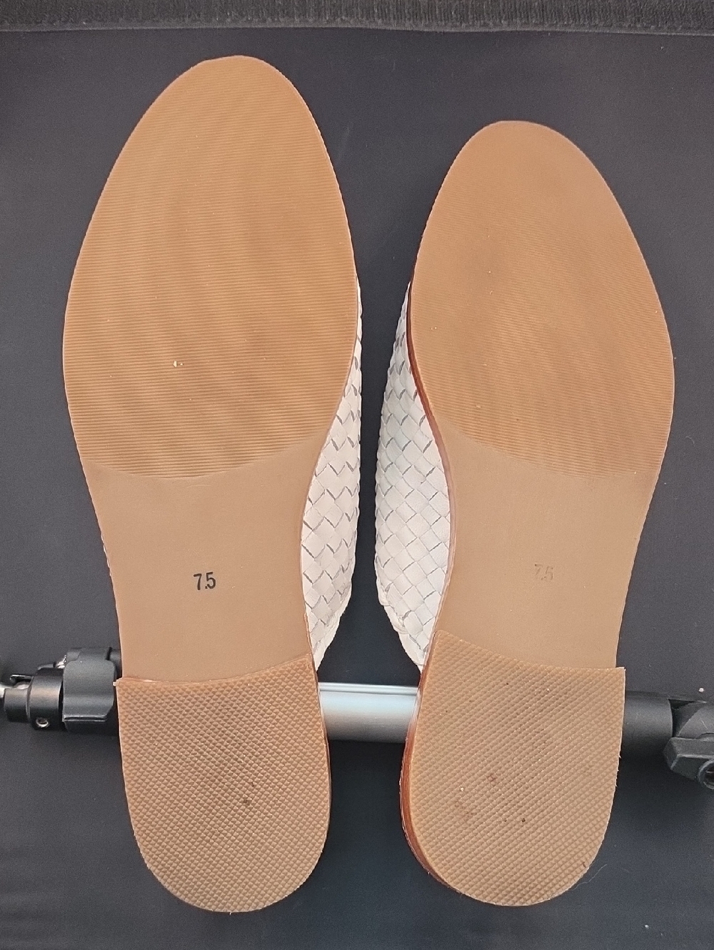 Seychelles White Places To Go Mules with Tan Ortholite Insole - Picture 4 of 4